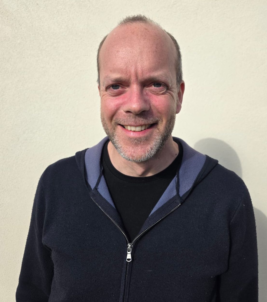 Portrait d’un homme souriant, Aunis Façades